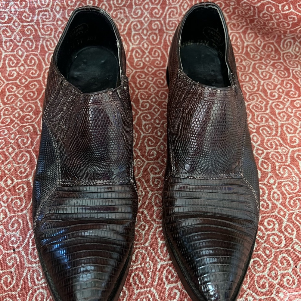 Nocono snakeskin booties size 9
